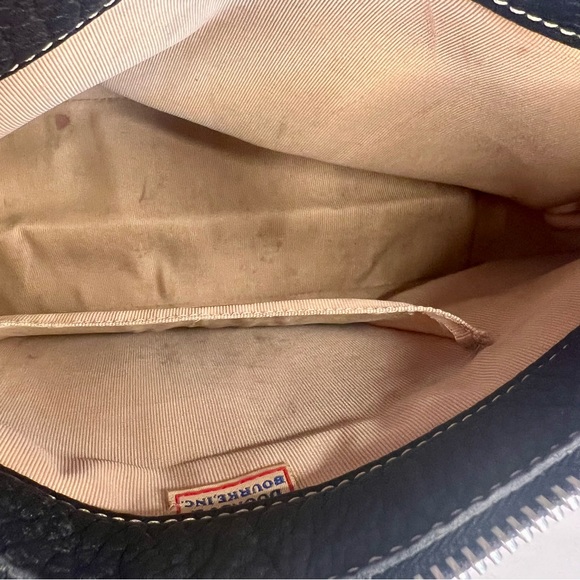 🥀  Dooney & Bourke Pebbled Leather Shoulder Purse - Picture 8 of 8